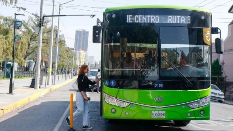 IMA perfila aumento a 17 pesos para el transporte en Nuevo León