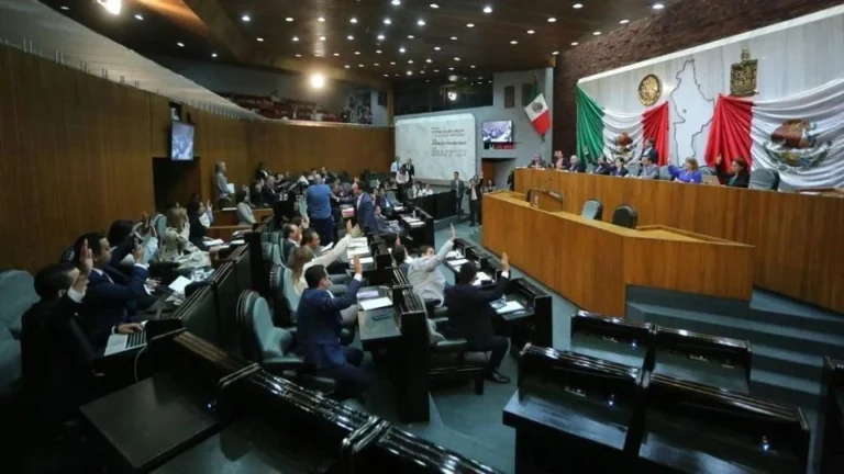 Nuevo León ante un cierre de año sin Presupuesto y posibles aumentos al transporte