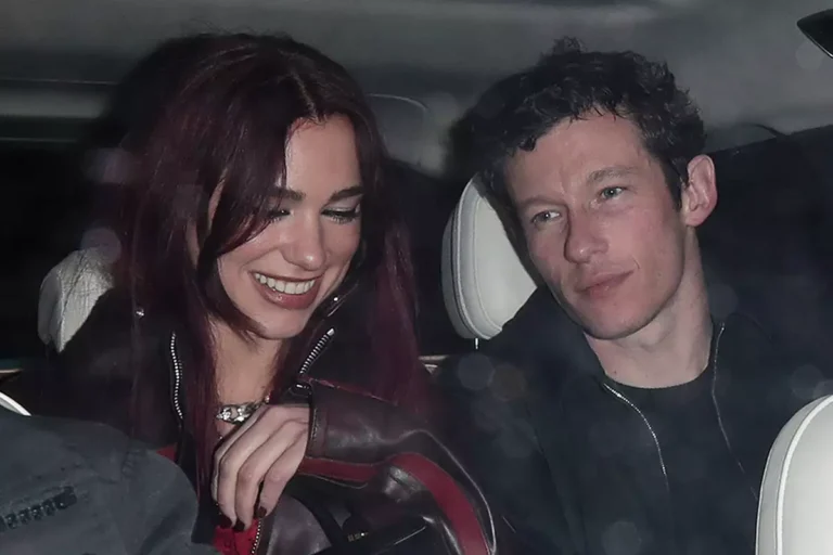 Dua Lipa y Callum Turner en rumores de compromiso y planes para celebrar en grande