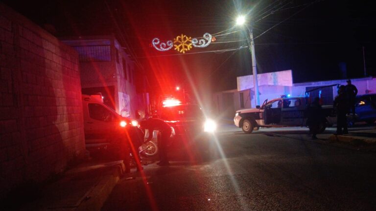 Joven en motocicleta pierde la vida por impacto de vehículo en Dr. Arroyo; vehículo se dio a la fuga