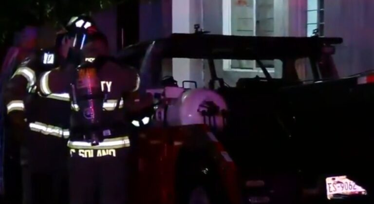 Controlan incendio de grúa con tanques de gas en la colonia Moderna, Monterrey