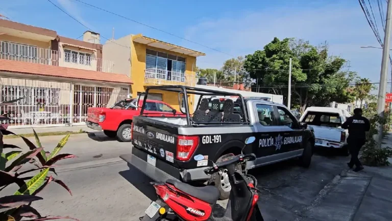 Atacan a hombre de la tercera edad tras ofrecer asilo a pareja de indigentes en Guadalajara