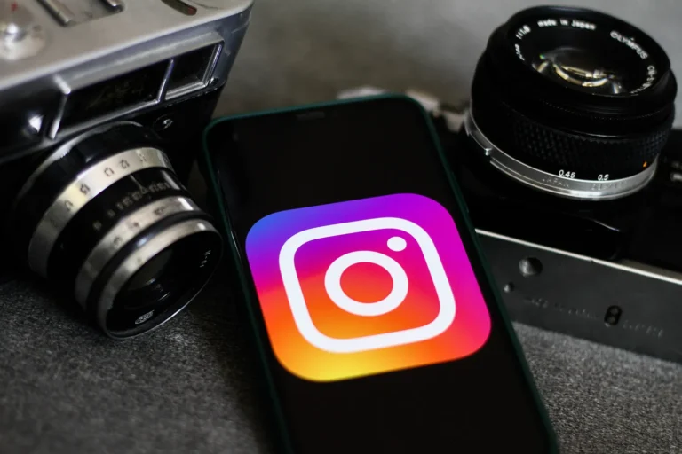 Instagram genera controversia con imágenes de IA en el feed de usuarios