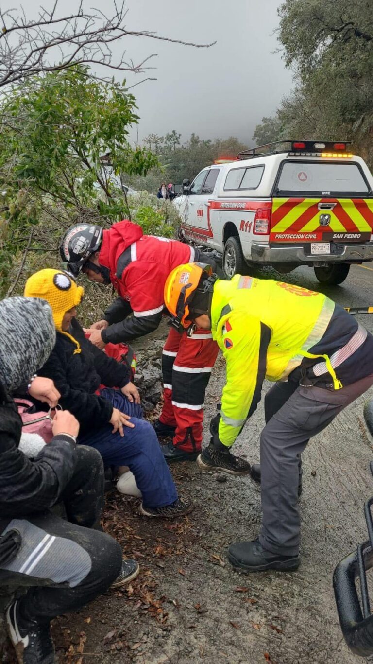 Mujer sufre caída en el Parque Ecológico Chipinque y es atendida por Protección Civil