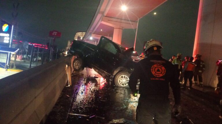 Accidente en Monterrey deja un conductor fallecido