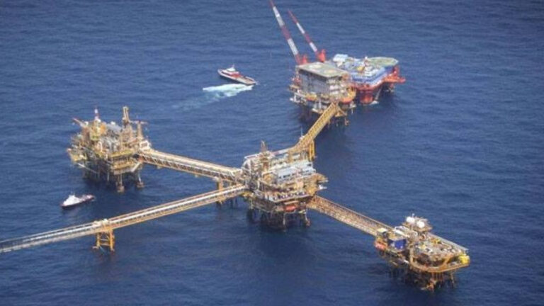 Piratas asaltan plataformas de Pemex y despojan a trabajadores