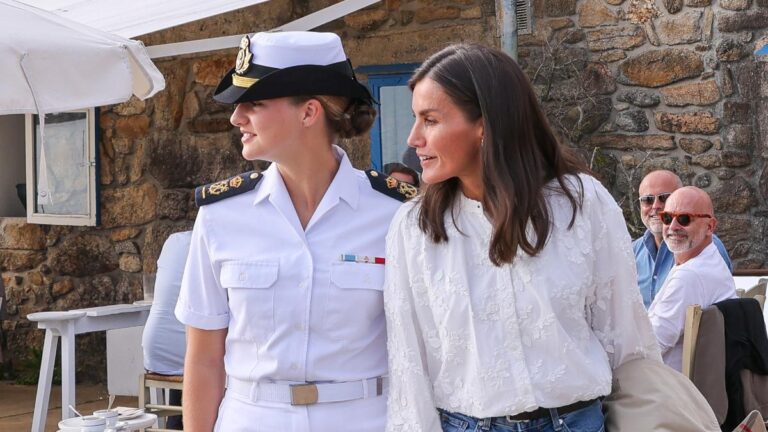 Reina Letizia viaja a Brasil tras problema de salud de la princesa Leonor durante su travesía