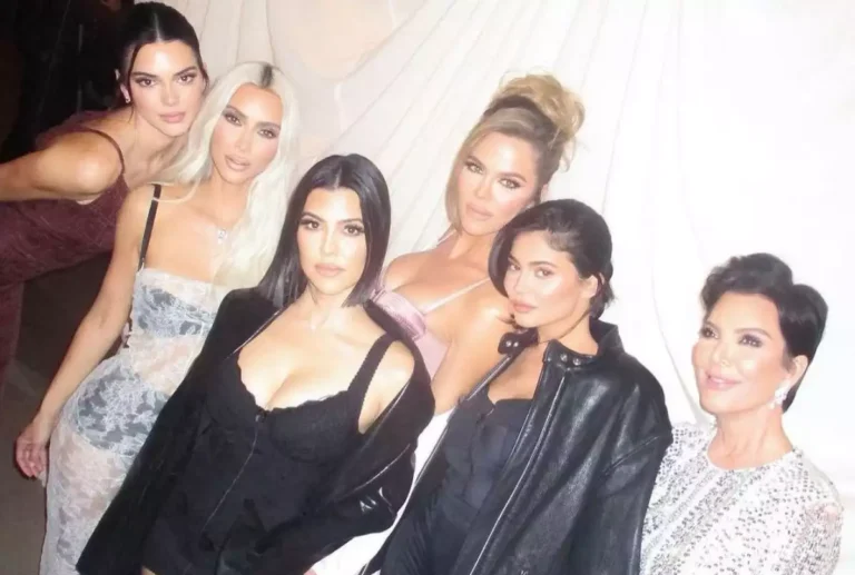 La mansión de las Kardashians en Hidden Hills sale al mercado por 13.5 millones de dólares