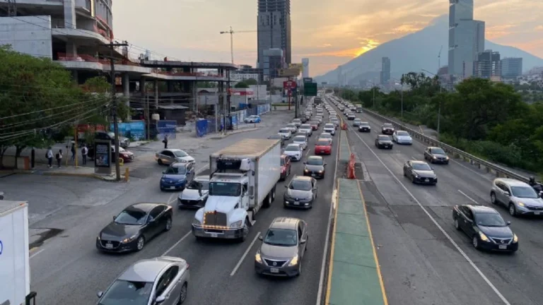 Aumento récord en los tiempos de traslado en Monterrey: El caos del tráfico