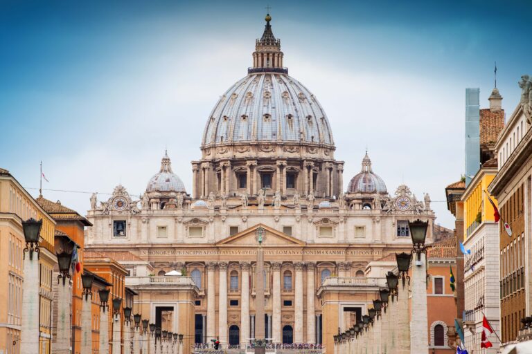 Funcionarios mexicanos justifican viajes al Vaticano con fondos públicos para reuniones con el Papa