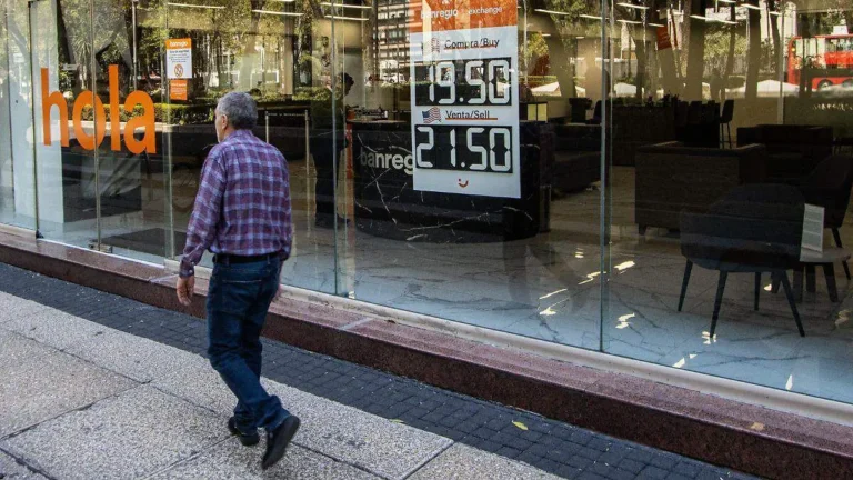 El peso mexicano se fortalece tras anuncio de pausa en aranceles