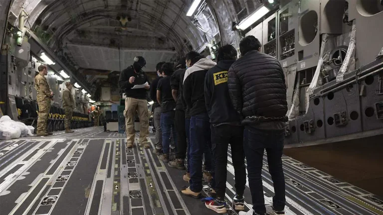 Deportaciones diarias a México desde EU