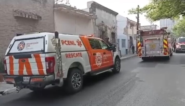 Incendio en casa abandonada en Monterrey