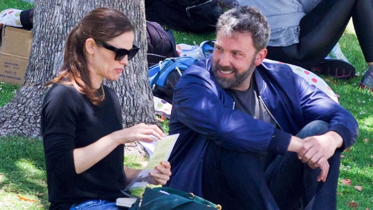 Ben Affleck aún siente algo por Jennifer Garner, pero ella está en una relación