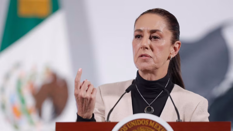 Sheinbaum responde a aranceles de EU: México esperará hasta abril para tomar decisiones