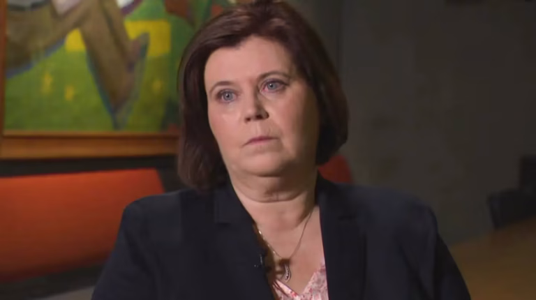 Escándalo en Islandia: Ministra renuncia tras revelar que tuvo un hijo con un adolescente