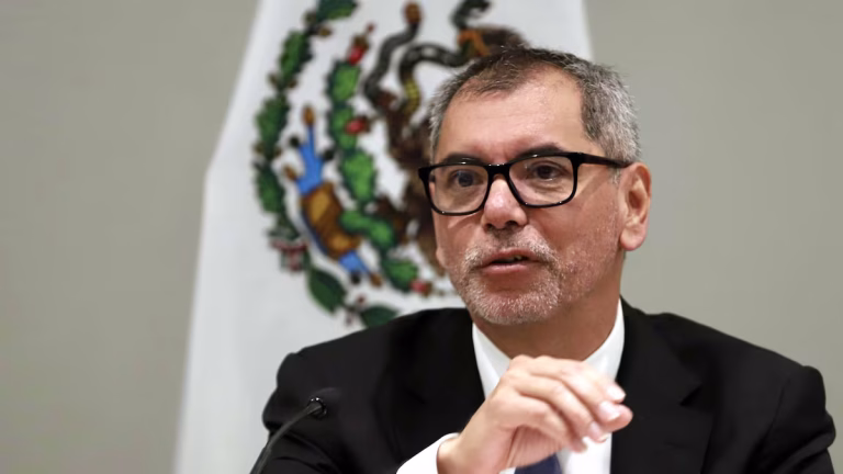 Edgar Amador Zamora asume la Secretaría de Hacienda tras la salida de Rogelio Ramírez de la O