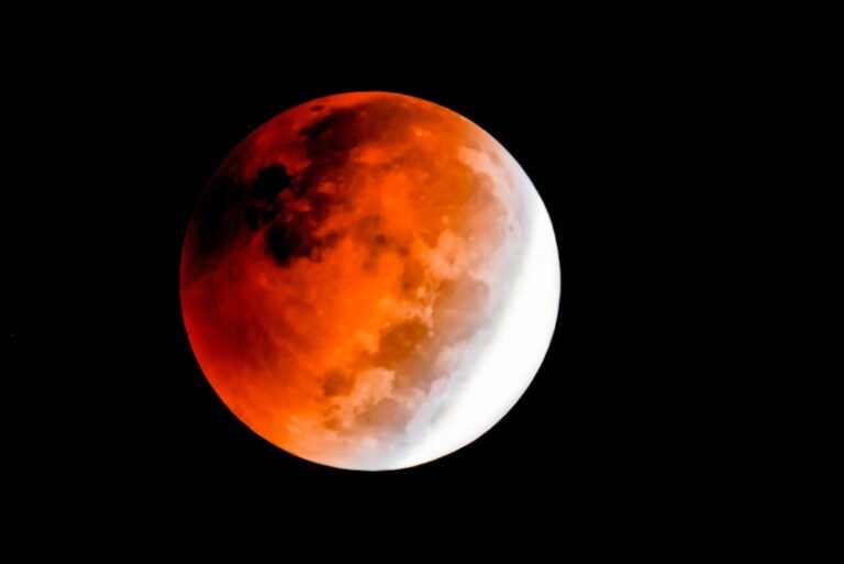 Eclipse lunar total: la Luna se teñirá de rojo el 14 de marzo