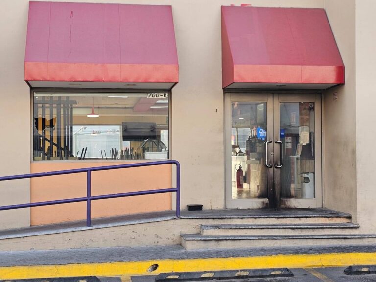 Otro ataque contra Pollo Loco en NL: arrojaron una bomba molotov en Santa Catarina