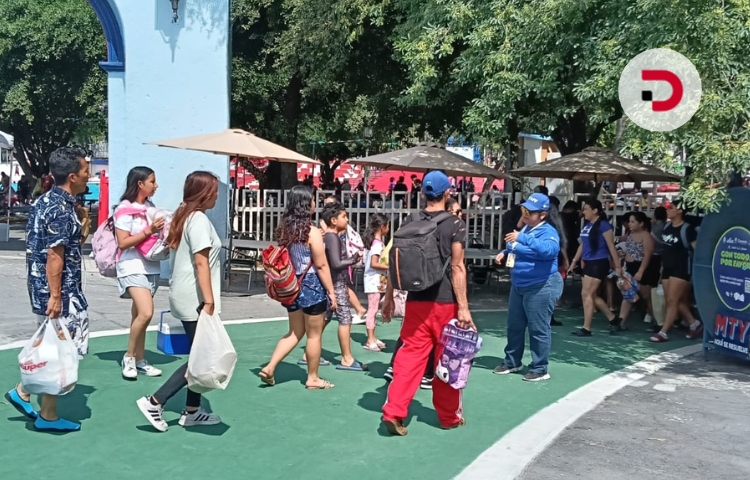 Permanecen con entrada gratis las albercas de Monterrey