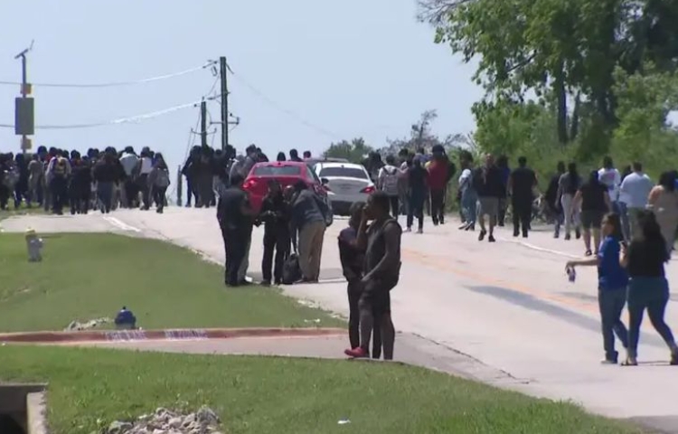Pánico en secundaria de Texas: joven armado deja a un herido y desata un caos