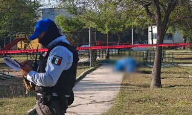 Hombre fallece en parque de Monterrey; sospechan de un infarto