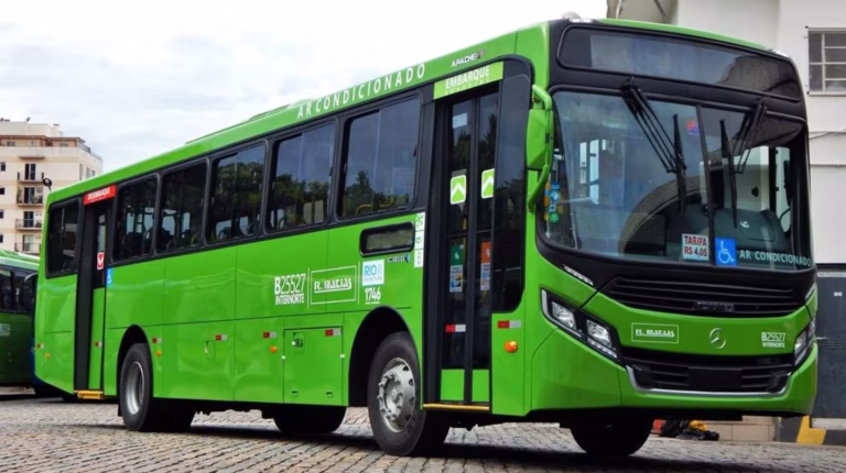Robo en colectivo en Río de Janeiro deja heridos tras intento de fuga de pasajeros