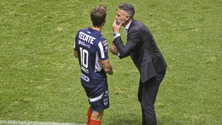 Tensión en Rayados: Demichelis y Canales protagonizan acalorada discusión