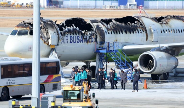 Incendio en avión en Corea del Sur deja siete heridos, aparentemente causado por batería portátil