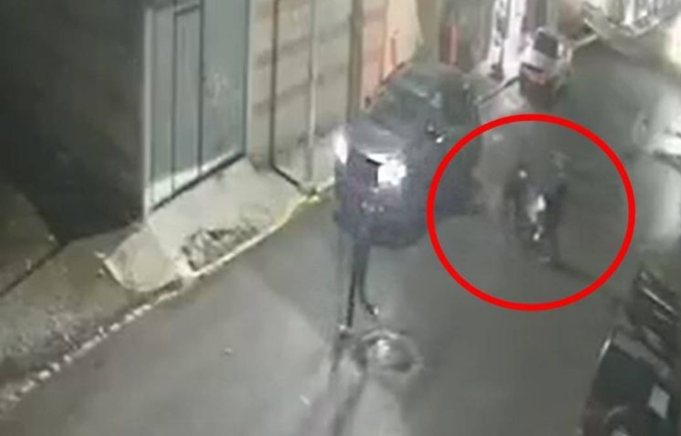 Secuestro en Puebla: Tres hombres capturan a una mujer en menos de un minuto