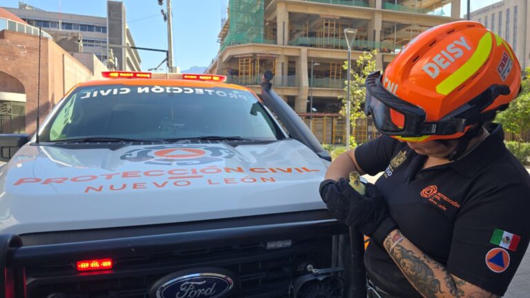 Rescate de patos en el centro de Monterrey