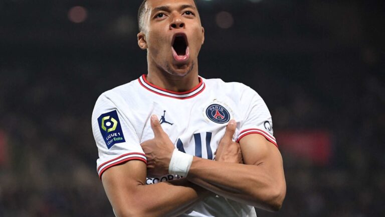 Mbappé, sancionado con un partido tras su expulsión ante el Alavés