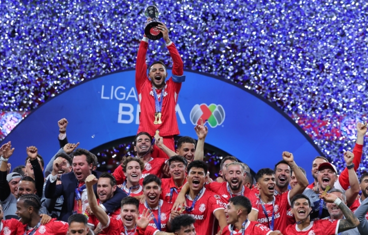 ¡Diablos Campeones! Toluca doblega al América y alza su estrella 11 en una noche histórica