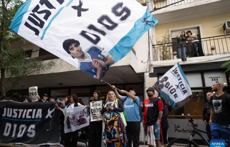 Show en tribunales: juicio por Maradona queda anulado