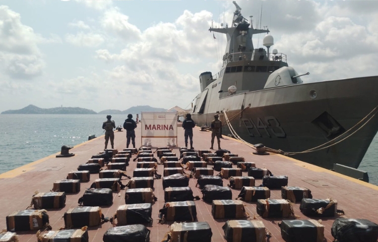 Marina decomisa cargamento millonario de cocaína en Guerrero