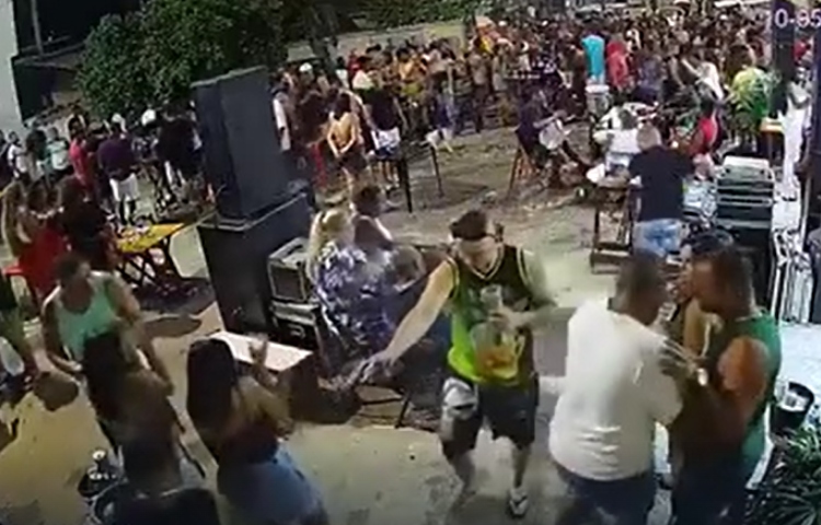 Matan a hombre en plena fiesta por presunta relación con mujer casada