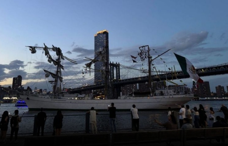 Secretaría de Marina repatria a cadetes tras colisión del Buque Cuauhtémoc