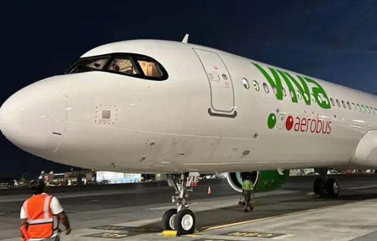 Pasajero fallece a bordo de avión; la tripulación no pudo salvarlo