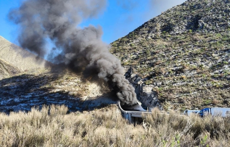 Choque en túnel de Los Chorros deja saldo trágico y cierre total de la vía