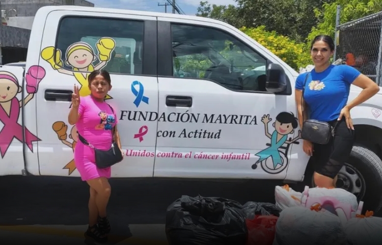 Lupita TikTok dona ropa y juguetes de su hija Karely a fundación para niños con cáncer