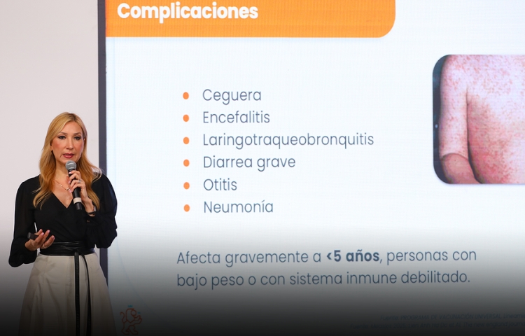 Cobertura de vacunación mantiene bajo el riesgo de sarampión en Nuevo León