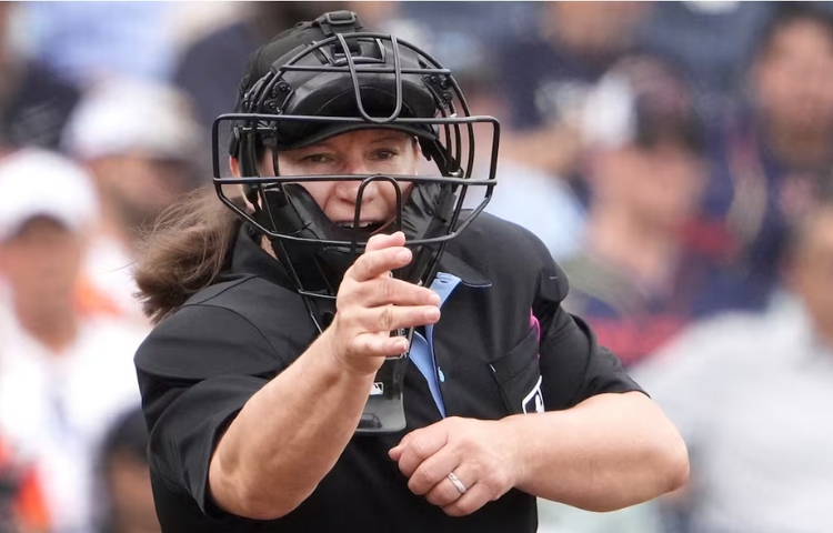 ¡Histórico! Jen Pawol será la primera mujer umpire en Grandes Ligas