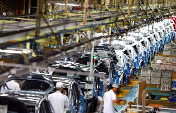 Aumenta producción y exportación de vehículos ligeros en México