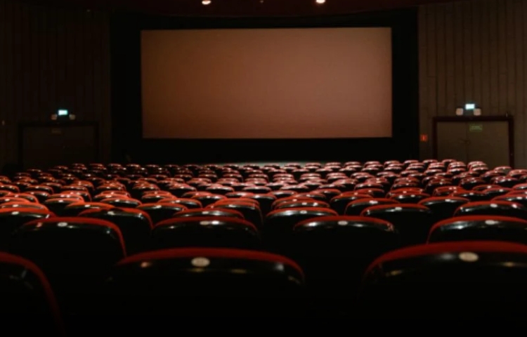 Hombre fallece en sala de cine de Plaza Céntrika, Monterrey