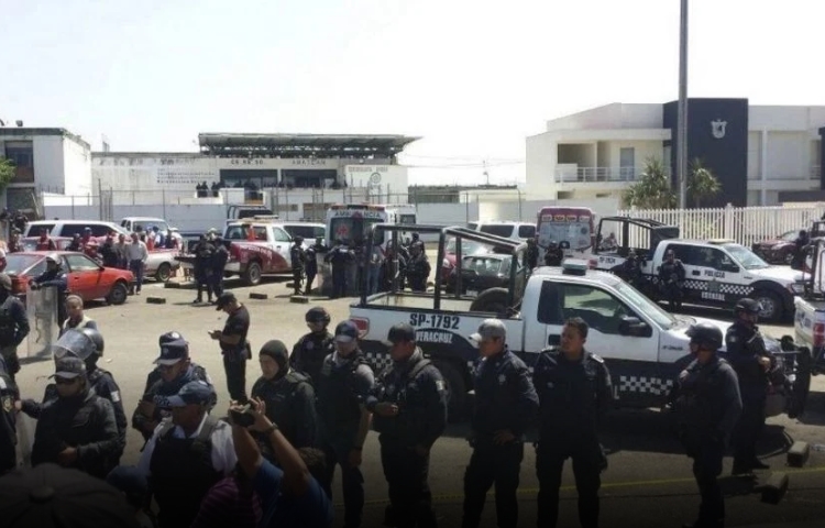 7 muertos y 11 heridos tras motín en penal de Tuxpan