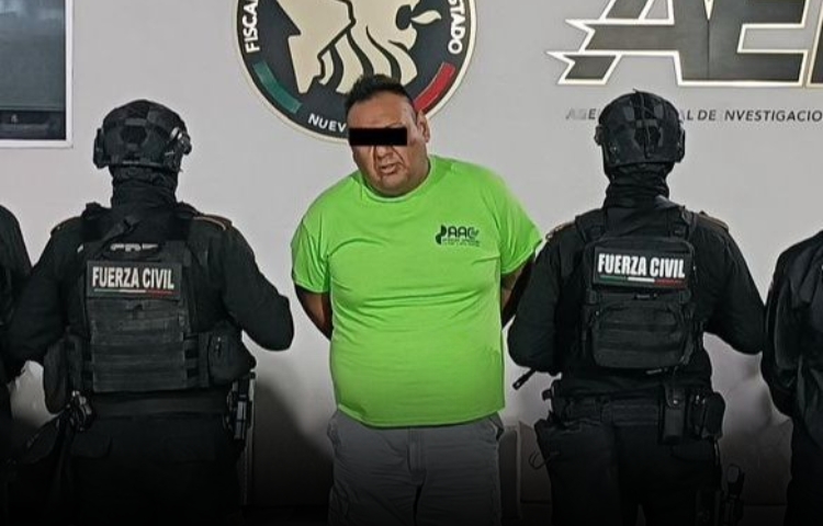 Detienen a hombre con armas y drogas en Salinas Victoria