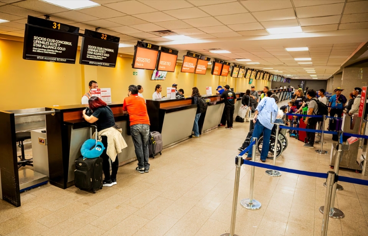 Intento de rapto genera pánico en el aeropuerto internacional de Miami