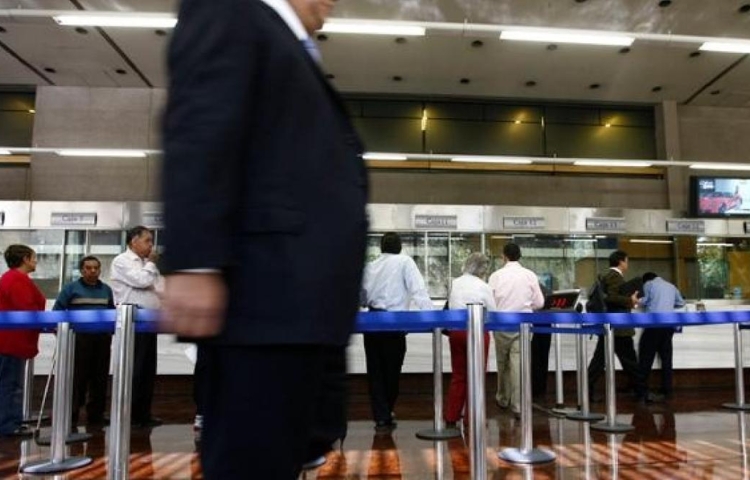 ¿Abrirán los bancos durante los días festivos de septiembre?