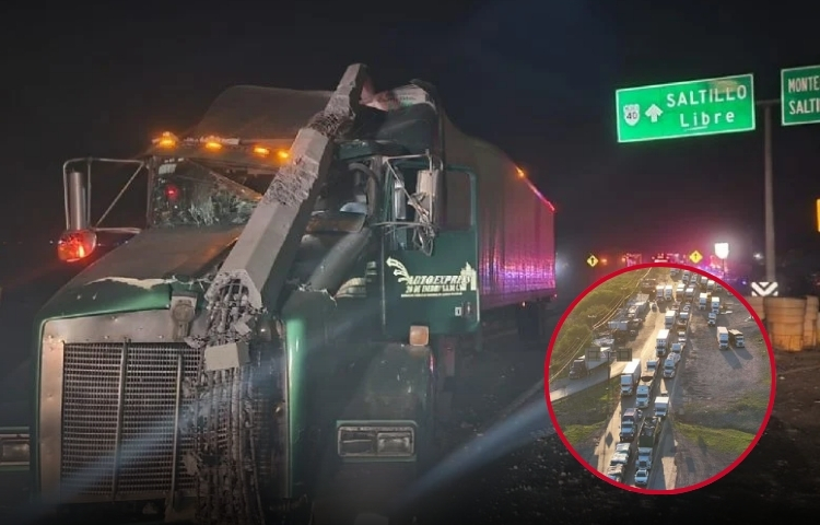 Tráiler se sale del camino y causa accidente en la Monterrey–Saltillo