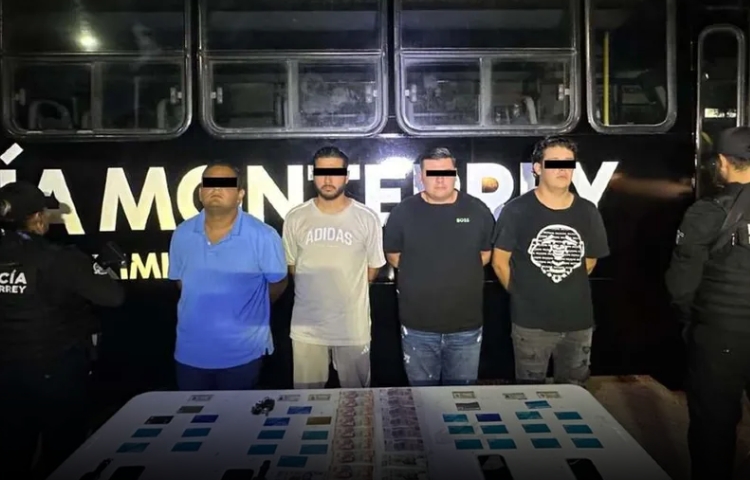 Detienen en Monterrey a cuatro hombres de Guadalajara con más de 30 tarjetas bancarias robadas